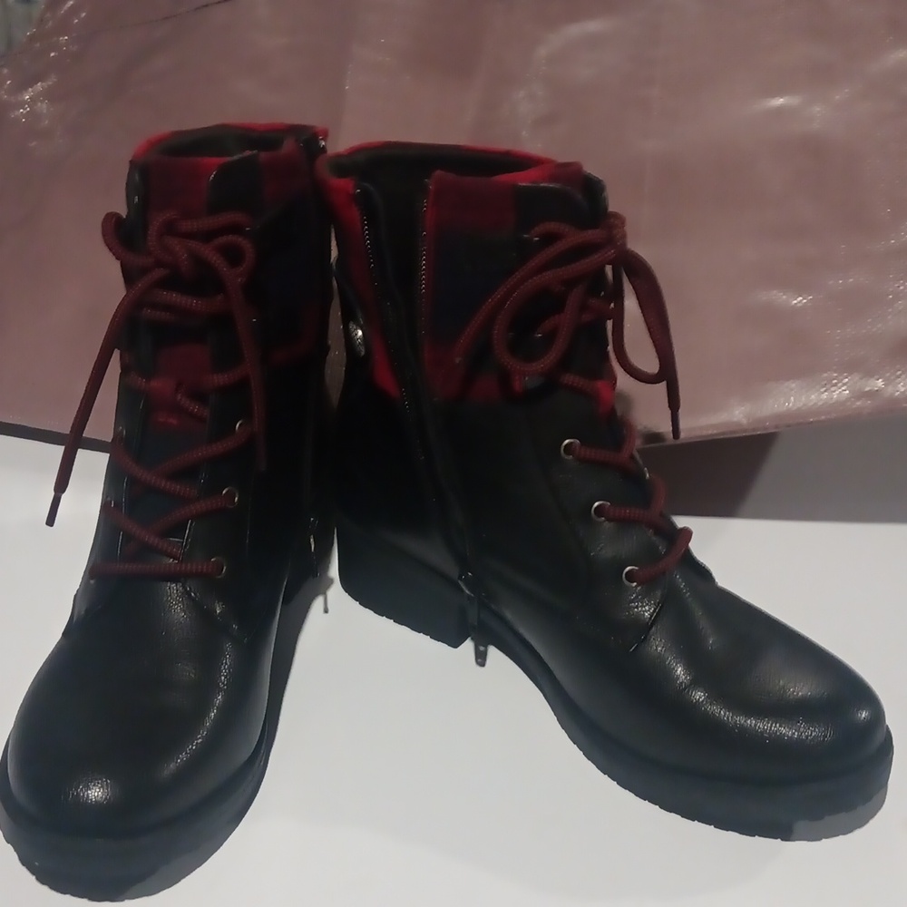 New Baretrap Two Toned Boots